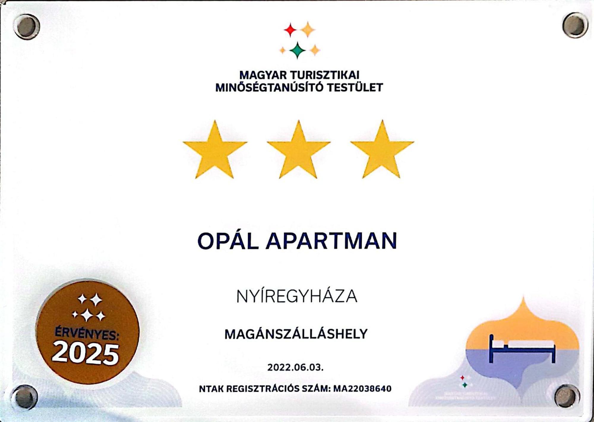 Opal Apartman Lägenhet Nyíregyháza Exteriör bild